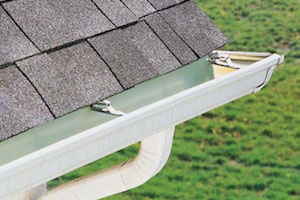 gutter eavestrough cleaning